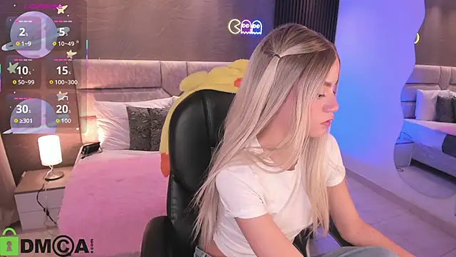 Snapshot of Arinextdoor chatting on November 2025 02:44:02 AM Arinextdoor online show from November 2025 02:44:02 AM