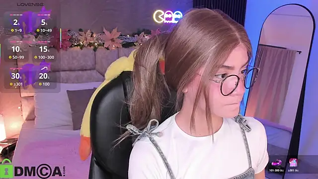 Snapshot of Arinextdoor chatting on December 2025 08:18:02 PM Arinextdoor online show from December 2025 08:18:02 PM