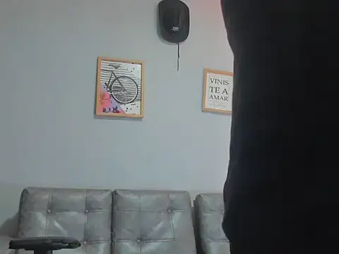 Xfire boy69 online show from September 2025 08:31:01 PM