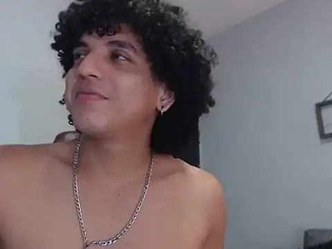 Xfire boy69 online show from October 2025 02:29:02 PM