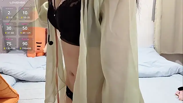 Yingbao-Baby online show from November 2025 01:00:02 PM