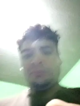 Snapshot of LuxuriousCure4 chatting on October 2025 06:33:01 AM LuxuriousCure4 online show from October 2025 06:33:01 AM