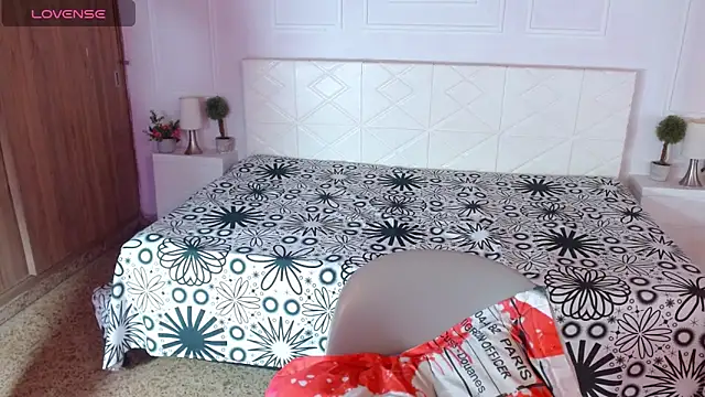 IvyShine7 online show from January 2026 07:18:01 PM