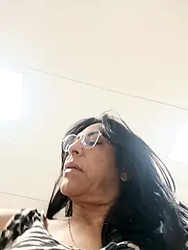  Kamy Hot online show from November 2025 01:46:02 PM