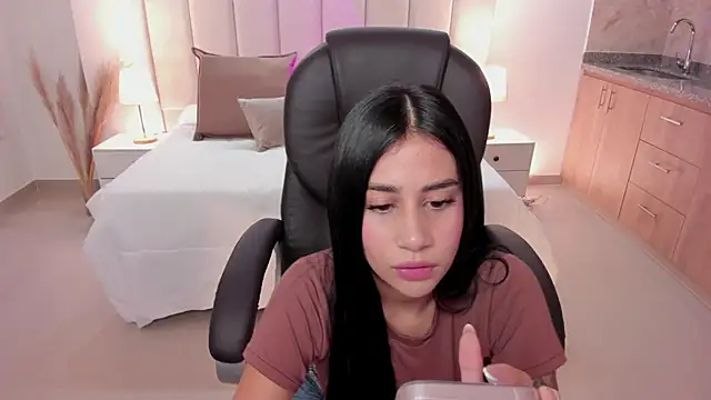 miranda crawfor online show from October 2025 11:58:01 PM