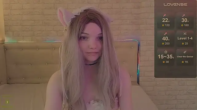Snapshot of AnimeAlica18 chatting on June 2026 07:03:01 AM AnimeAlica18 online show from June 2026 07:03:01 AM