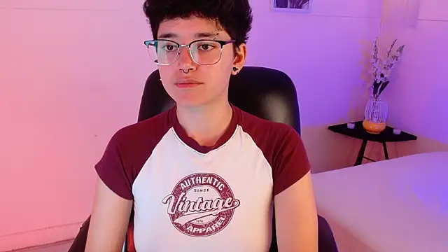 Snapshot of jeroharper chatting on November 2025 04:07:02 PM jeroharper online show from November 2025 04:07:02 PM