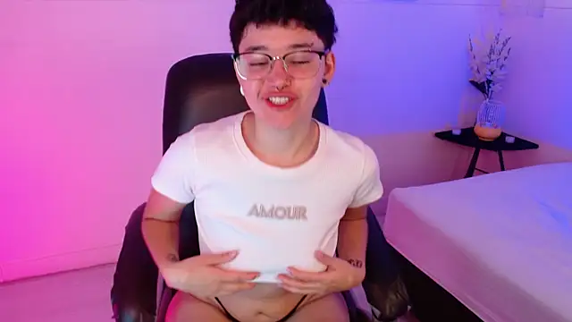 Snapshot of jeroharper chatting on November 2025 03:12:02 PM jeroharper online show from November 2025 03:12:02 PM