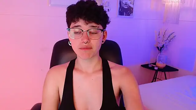 Snapshot of jeroharper chatting on November 2025 08:23:02 PM jeroharper online show from November 2025 08:23:02 PM