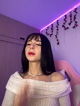 Lia  1 online show from November 2025 10:24:01 PM