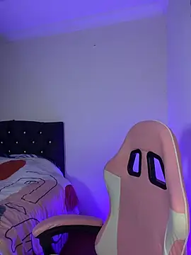 Lia  1 online show from February 2026 12:15:01 PM