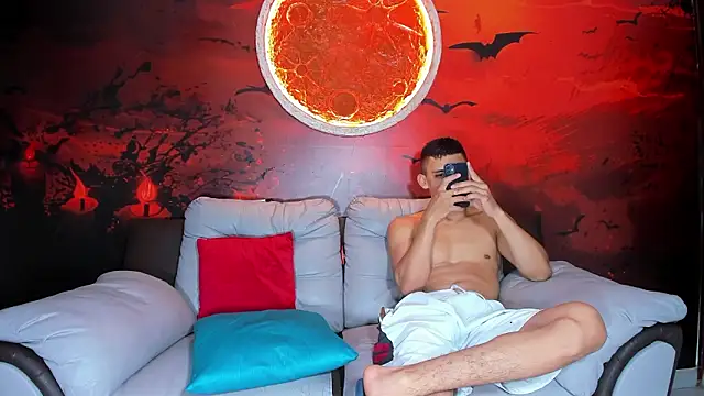 Snapshot of Party_cocks chatting on February 2026 05:40:02 AM Party cocks online show from February 2026 05:40:02 AM