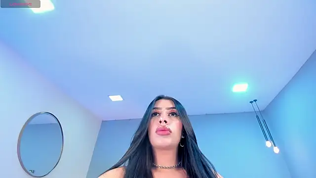 Snapshot of LeahLombardi_ chatting on December 2025 04:00:02 AM LeahLombardi online show from December 2025 04:00:02 AM