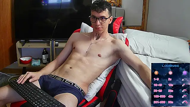 Snapshot of angelicious_ chatting on January 2026 12:29:02 PM angelicious online show from January 2026 12:29:02 PM