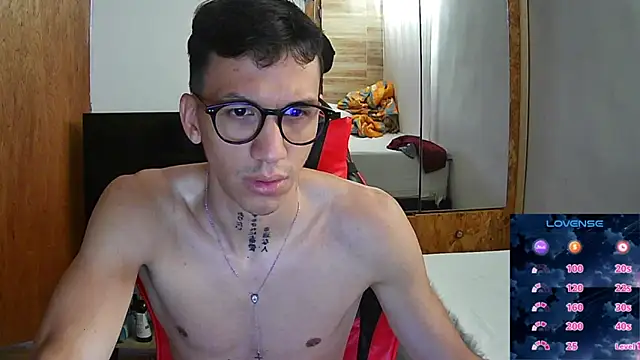 Snapshot of angelicious_ chatting on February 2026 12:43:02 PM angelicious online show from February 2026 12:43:02 PM