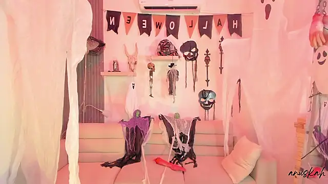 Snapshot of anuskah chatting on October 2025 08:18:02 PM anuskah online show from October 2025 08:18:02 PM