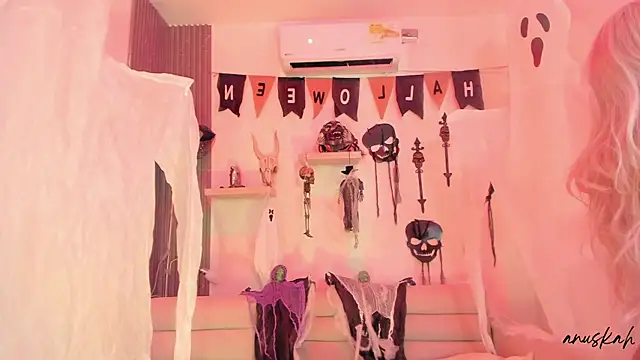 Snapshot of anuskah chatting on October 2025 05:46:02 PM anuskah online show from October 2025 05:46:02 PM