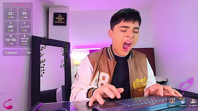 Lucass love online show from September 2025 01:33:02 PM