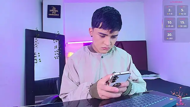 Lucass love online show from October 2025 01:20:01 PM