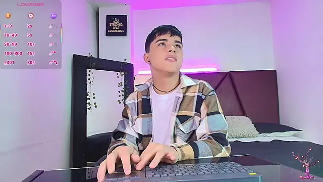 Lucass love online show from October 2025 01:20:01 PM