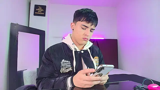 Lucass love online show from October 2025 01:09:02 PM