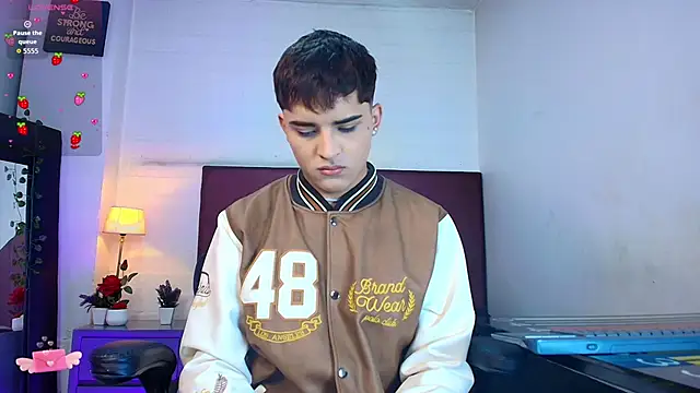 Lucass love online show from December 2025 04:47:02 PM