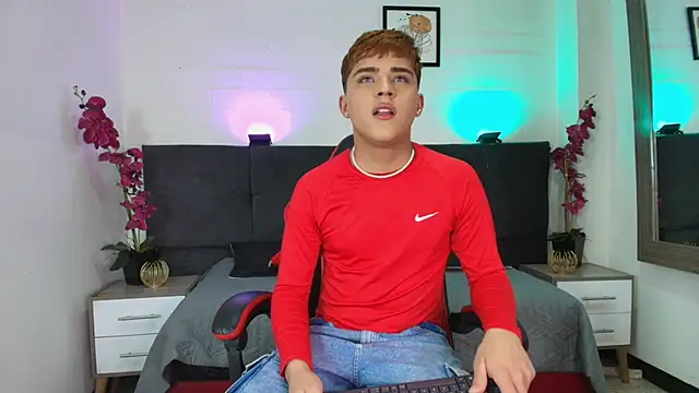 Snapshot of Lucass_love chatting on June 2026 05:22:02 PM Lucass love online show from June 2026 05:22:02 PM