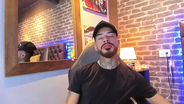 VinzenzRizzo online show from September 2025 04:34:02 AM