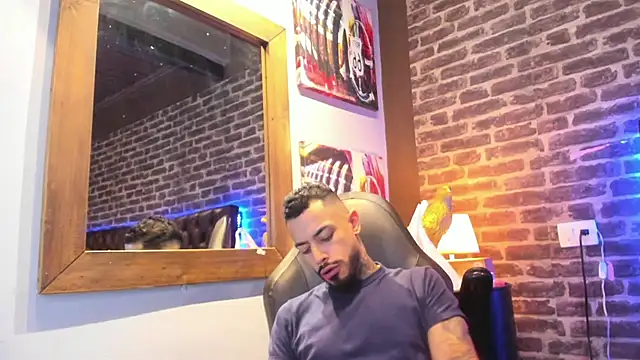 VinzenzRizzo online show from October 2025 04:22:01 AM