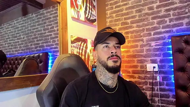 VinzenzRizzo online show from December 2025 04:20:02 AM