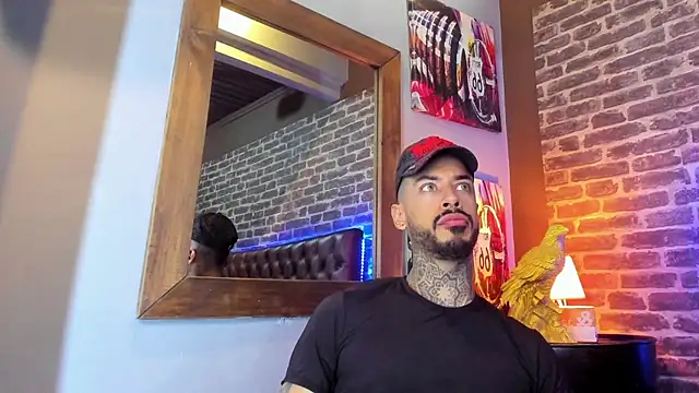 VinzenzRizzo online show from February 2026 10:33:01 PM