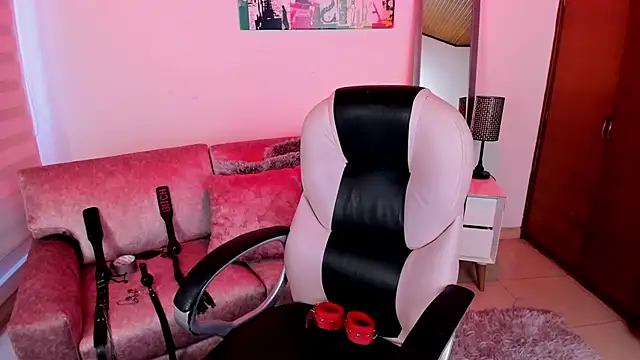 Lucie Harper online show from September 2025 07:52:02 PM