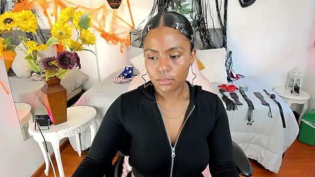 Lucie Harper online show from October 2025 08:44:01 PM