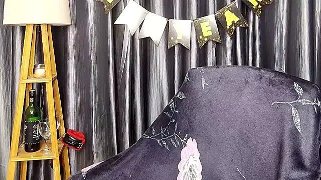 Webrowncouple online show from January 2026 04:43:01 PM