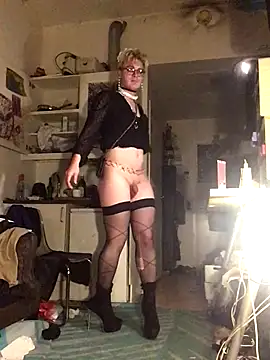 Snapshot of Sissy_Cindy_Whore chatting on October 2025 11:45:02 PM Sissy Cindy Whore online show from October 2025 11:45:02 PM