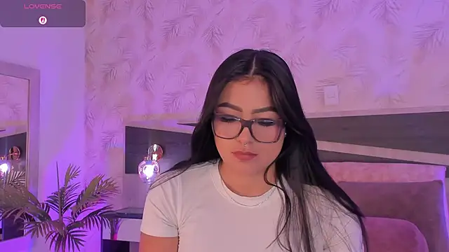 Snapshot of dana_hazze chatting on April 2026 04:48:02 AM dana hazze online show from April 2026 04:48:02 AM