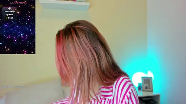 Katty  Rousse online show from November 2025 10:41:01 PM