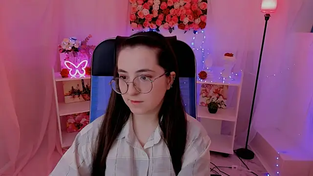 VirtuallVoyant online show from September 2025 04:36:02 AM