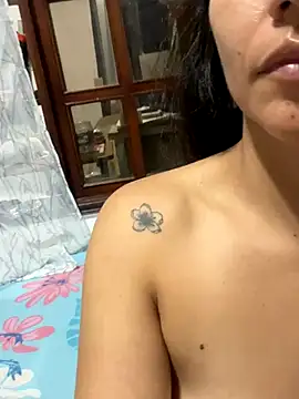 Snapshot of Huitaca_ chatting on October 2025 03:18:02 AM Huitaca  online show from October 2025 03:18:02 AM