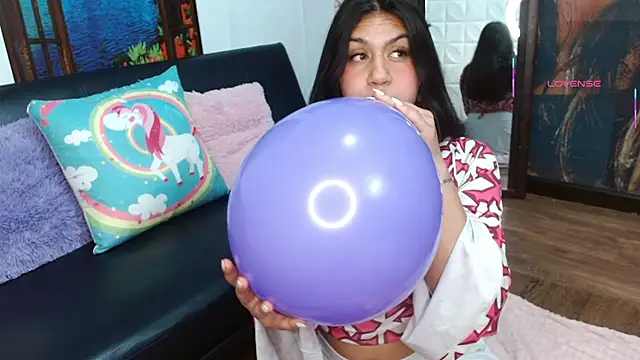 gigi gilt  online show from February 2026 04:20:02 AM