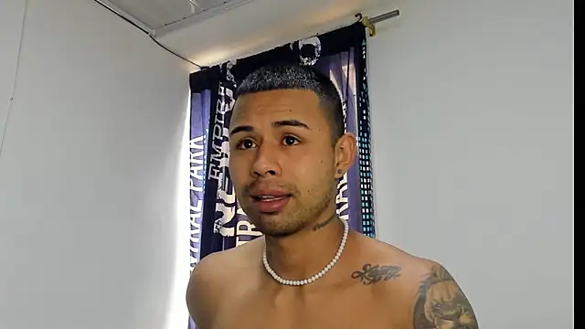 Snapshot of _Logan_Colton_ chatting on November 2025 08:53:02 PM Logan Colton online show from November 2025 08:53:02 PM