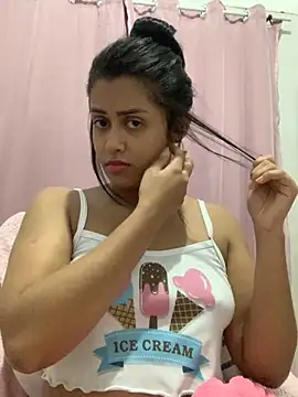 afroditii online show from November 2025 12:27:02 AM