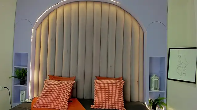 Taylorsmitth  online show from September 2025 11:32:01 AM