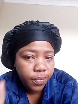 Snapshot of SweetBerryBliss chatting on October 2025 09:09:01 AM SweetBerryBliss online show from October 2025 09:09:01 AM