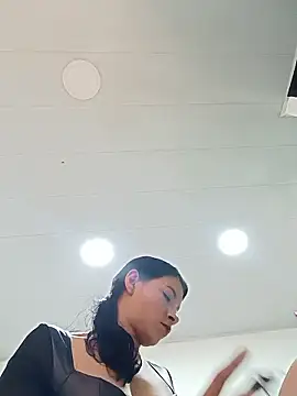 Snapshot of kim_lebanon chatting on January 2026 09:52:02 PM kim lebanon online show from January 2026 09:52:02 PM