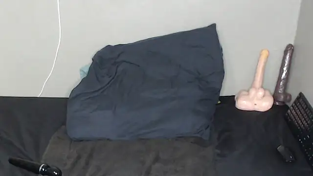 TrishahXo online show from March 2026 08:37:02 PM