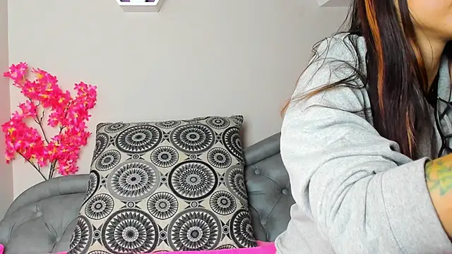 Dafne Mel online show from September 2025 02:51:01 PM