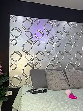 Skylar Smith  online show from February 2026 11:48:01 AM