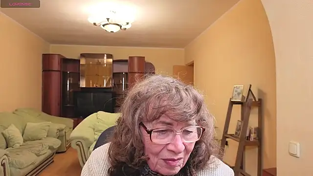 Betty Brick online show from May 2026 04:04:01 PM