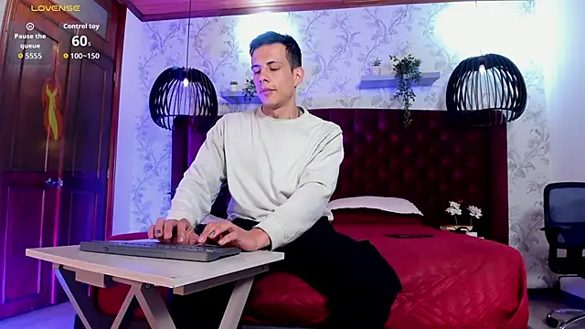 Snapshot of Dustin_Sonne chatting on September 2025 03:43:02 AM Dustin Sonne online show from September 2025 03:43:02 AM
